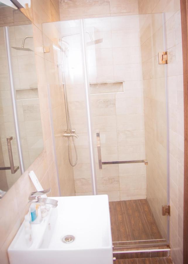 James Court Hotel & Luxury Apartments Lekki Eksteriør bilde